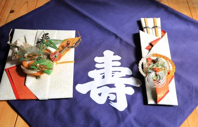 Traditional envelopes and celebratory chopsticks for Japanese Yuinou Engagement Ceremony